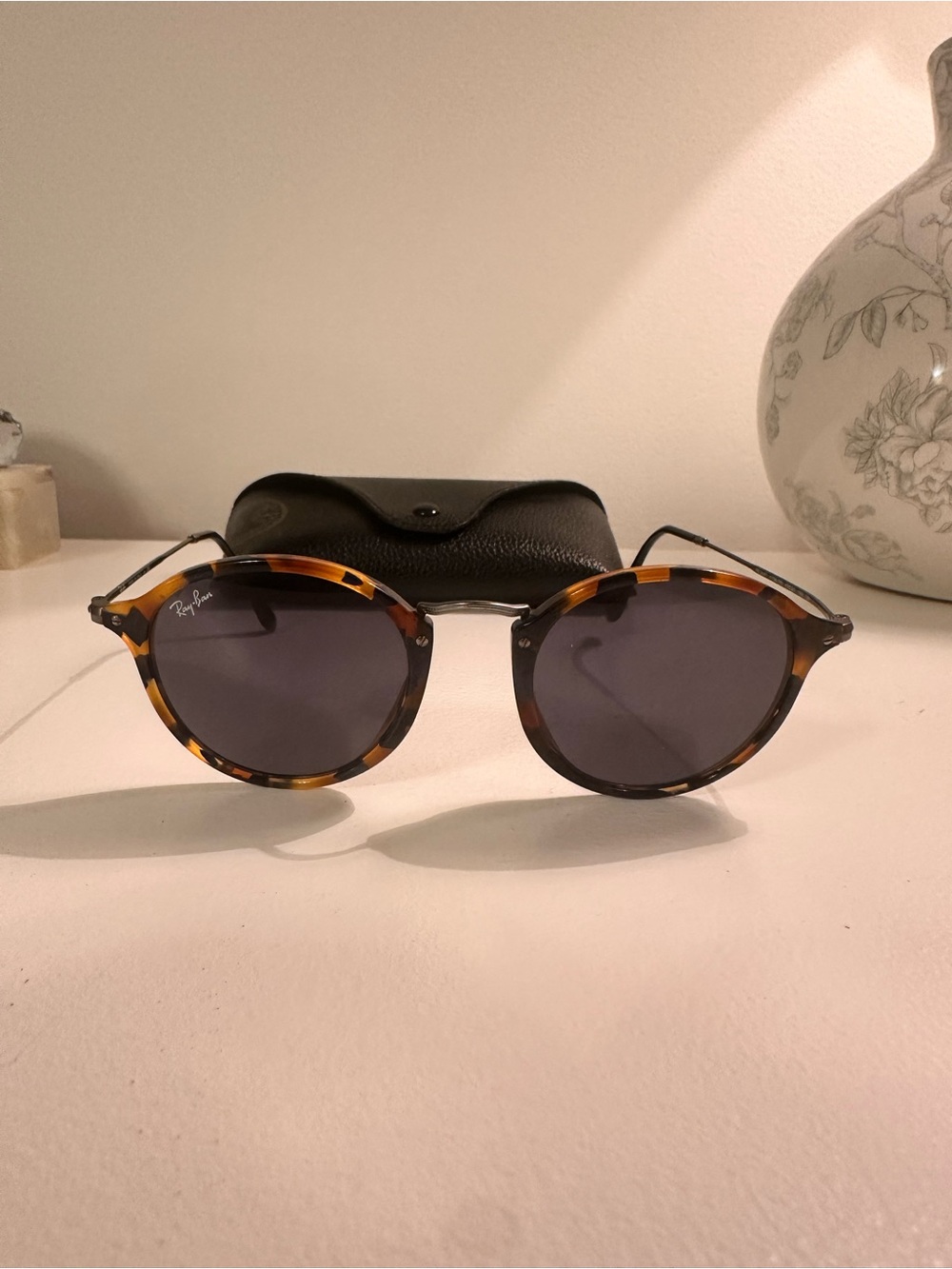 Ray-Ban Tortoise Shell Round Sunglasses - Dark Gray Lenses